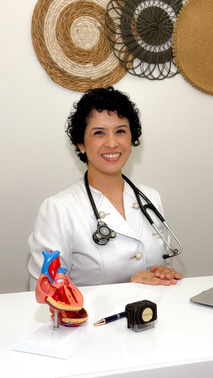 Dra. Geisa Pires, cardiologista.